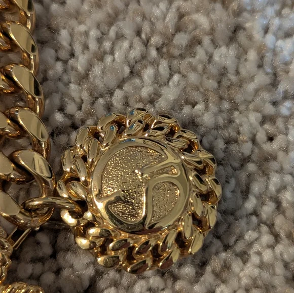 Stunning St. John Vintage 1980's-90' Gold Chain Belt with Medallion Accents - Picture 15 of 17